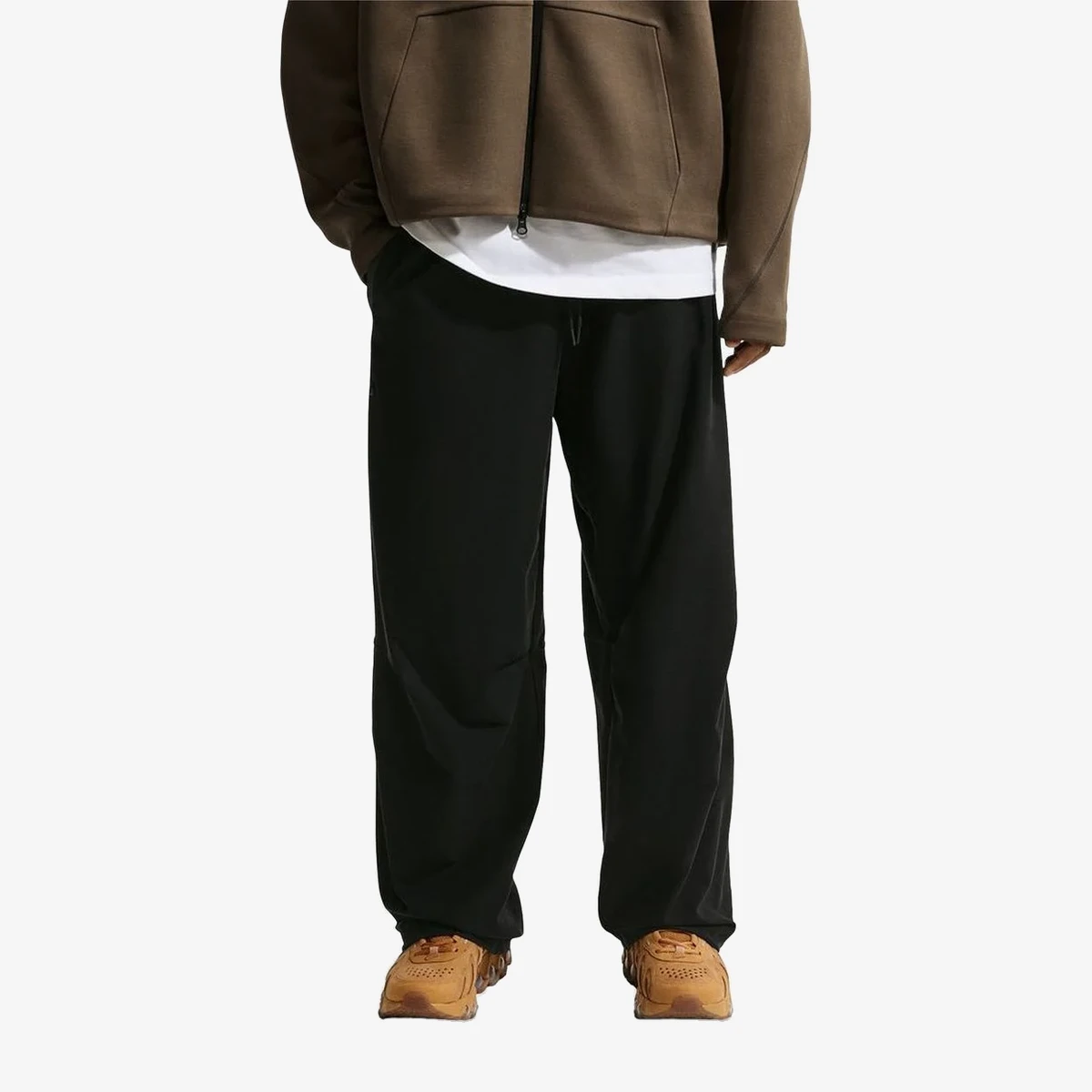 Nike Sweatpants Shori in Black