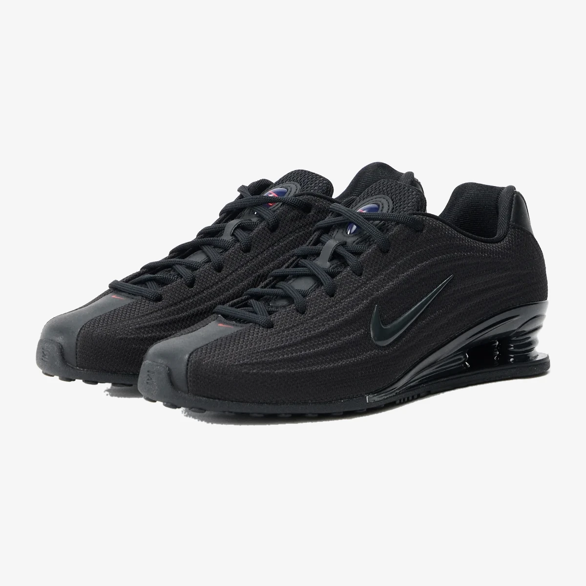 Shox Z Trainers view 2