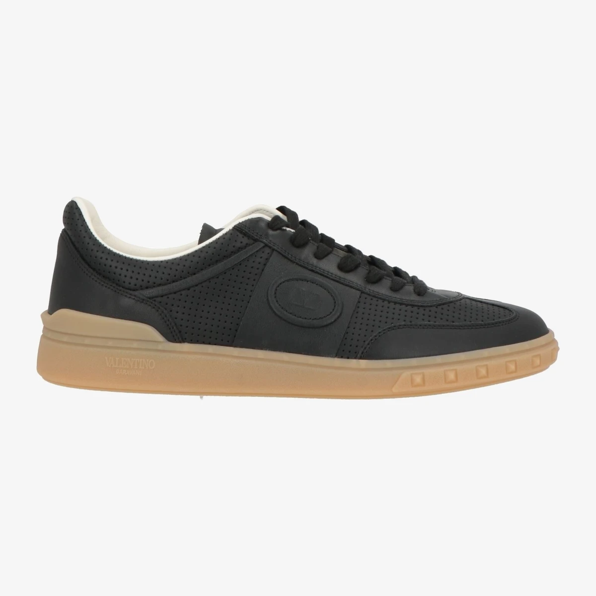 Valentino Garavani Perforated Leather Low-Top Sneakers — Чёрный